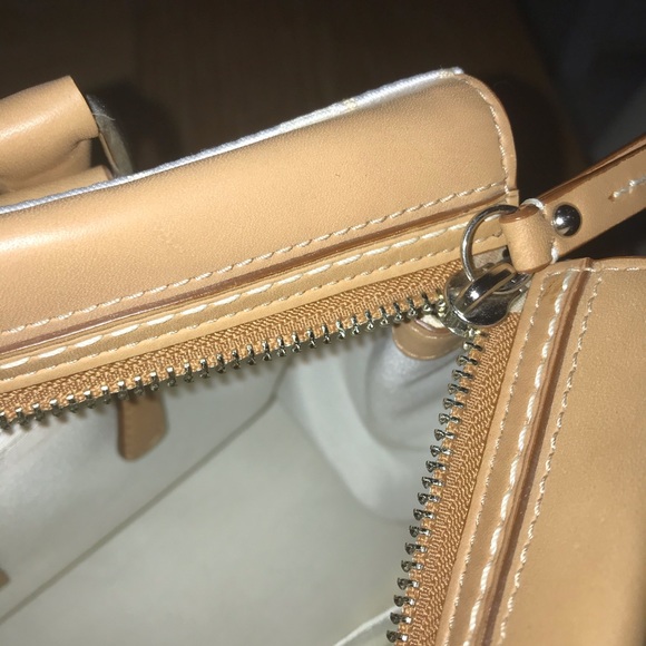 COACH Handbag almost new used a couple of times. - Picture 8 of 8